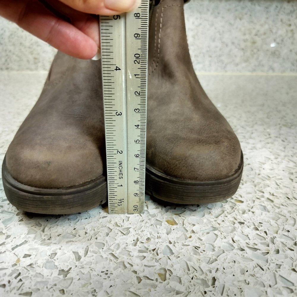 Cliffs by White Mountain Distressed Brown Wedge Heel Ankle Boots Size 7.5 M Faux - Picture 2 of 11